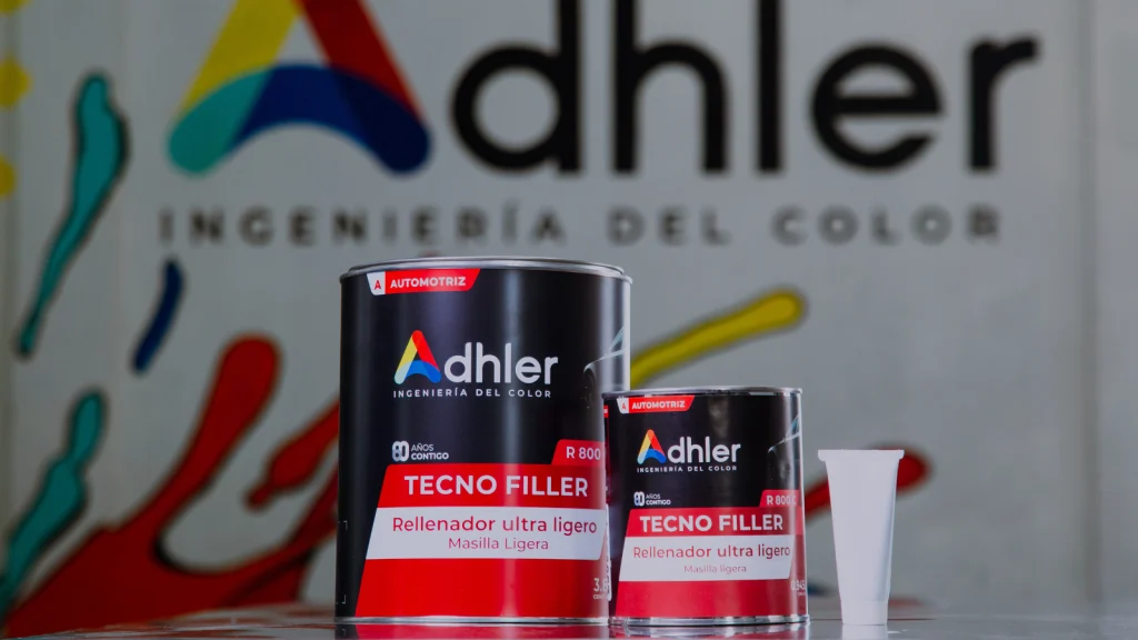 Masilla ligera automotriz Tecno Filler Adhler, relleno ultra ligero ideal para reparaciones profesionales de carrocería.