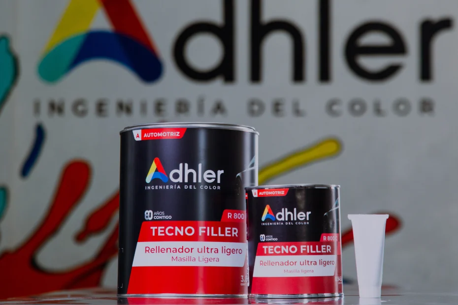 Masilla ligera automotriz Tecno Filler Adhler, relleno ultra ligero ideal para reparaciones profesionales de carrocería.